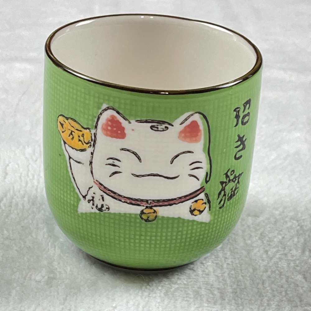 Qi Zhen Hand Painted Maneki Neko Lucky Cat Green Ceramic Tea Cup 3 inch